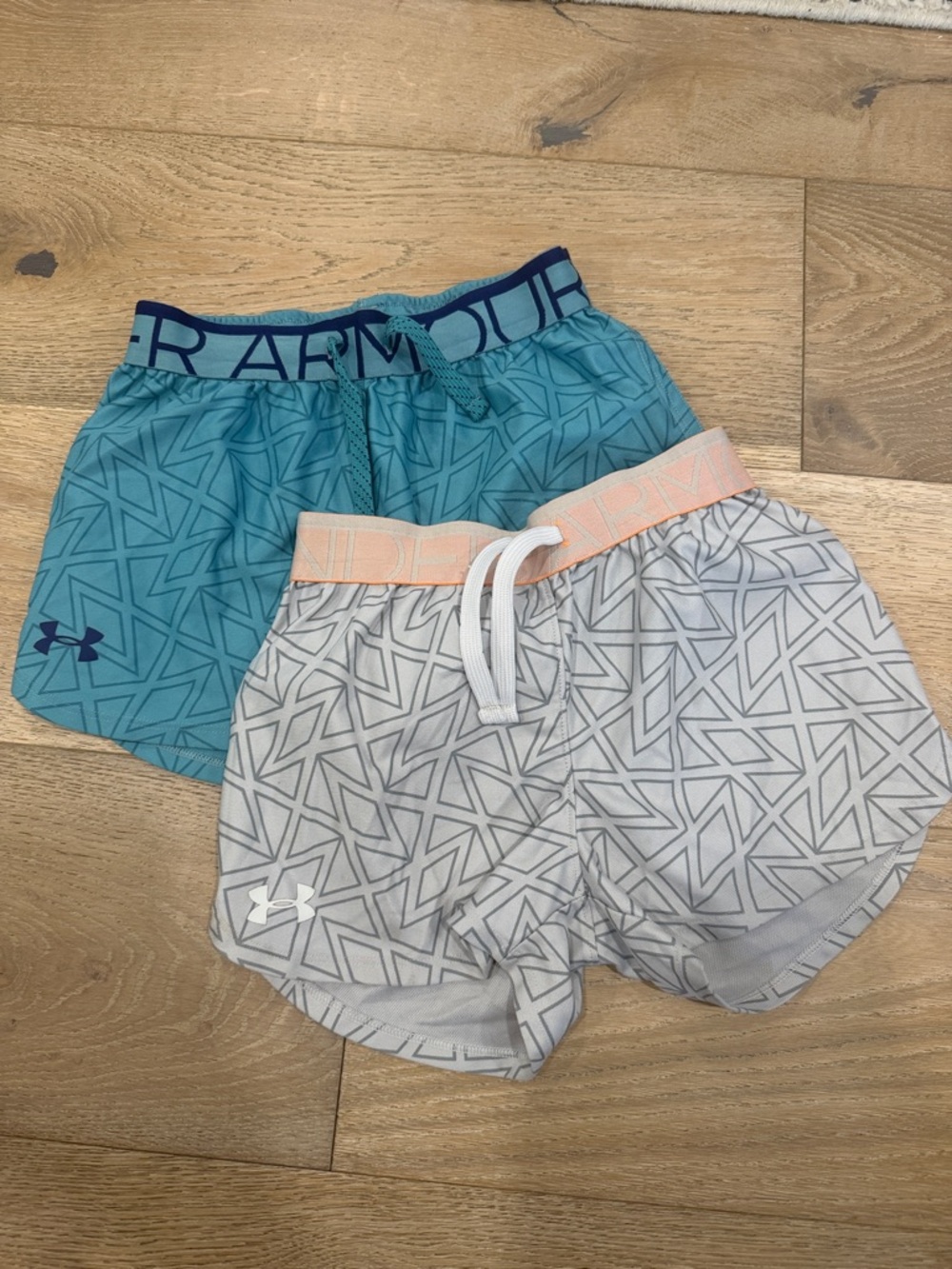 Under Armour Girls' Geometric Active Shorts — Teal & Light Gray